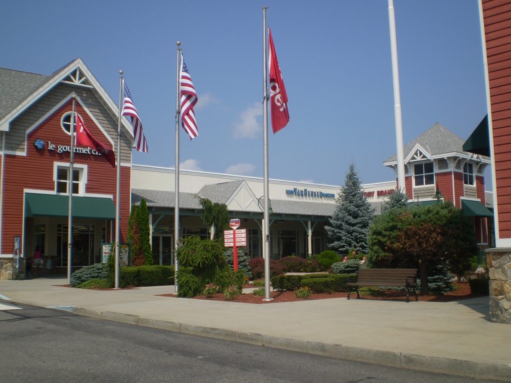 Tanger Outlets